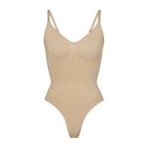 Skims Sculpting Thong Bodysuit - Clay (S/M)